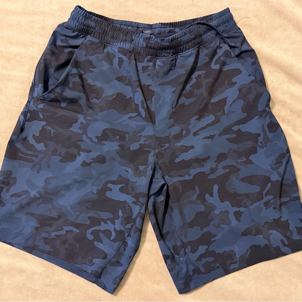 lululemon athletica Men's Blue Camo Athletic Shorts